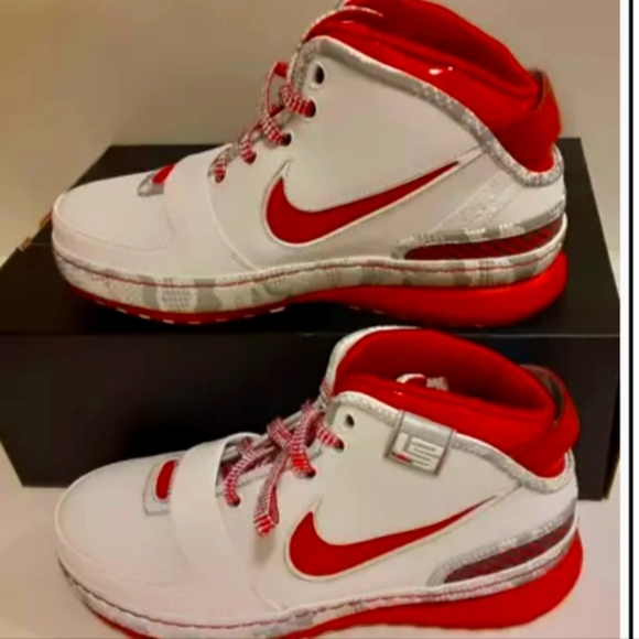 LeBron XI Ohio State Nikes - Picture 1 of 9